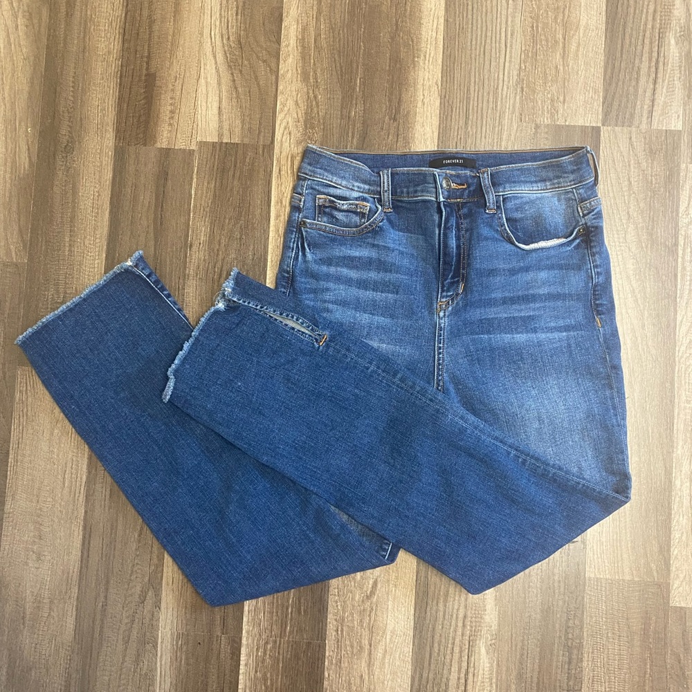 Women’s Slit Capri Jeans